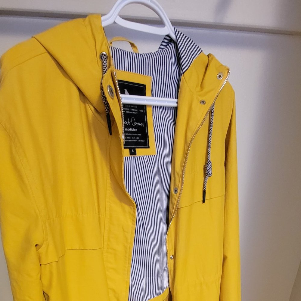 Medicine yellow jacket